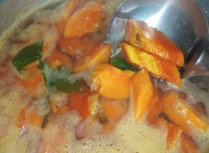 Gambar Masak rebus air betik muda