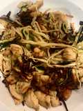 Spaghetti de calabacín 🥒 con pollo 🍗 y chipotle 🌶 en la airfryer