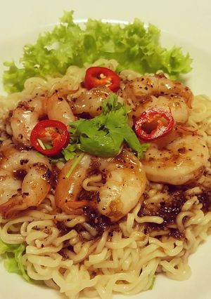 รูปของ บะหมี่ซอสพริกไทยดำกุ้งสด