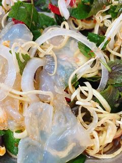 Hình của món Gỏi Sứa Hoa Chuối.