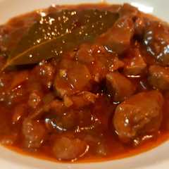 Una foto de Carne con tomate