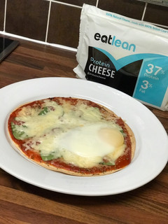 Una foto de Fajipizza fit con queso proteico