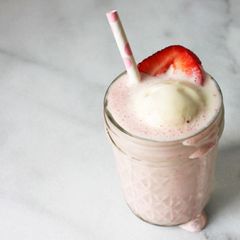 A picture of Jam Milk Shake.