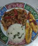 Cerdo en fajitas en salsa agridulce
