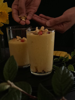 मैंगो शेक (mango shake recipe in Hindi) रेसिपी मुख्य फोटो