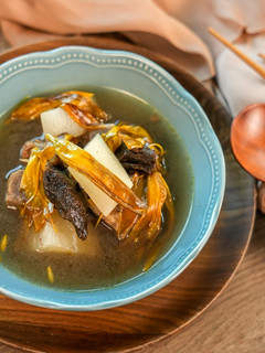 【老菜脯金針排骨湯】處暑節氣燉湯,忘憂安神又溫補 的食譜成品照片