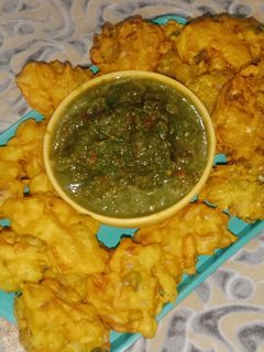 प्याज़ के पकोड़े (pyaz ke pakode recipe in Hindi) रेसिपी मुख्य फोटो