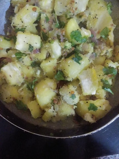 மரவள்ளி கிழங்கு பொரியல் (Maravalli KIlangu poriyal recipe in tamil) செய்முறை முக்கிய புகைப்படம்
