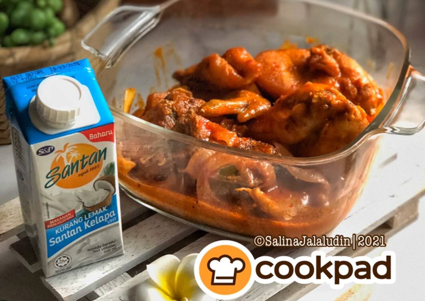 Rebus ayam merah dalam santan