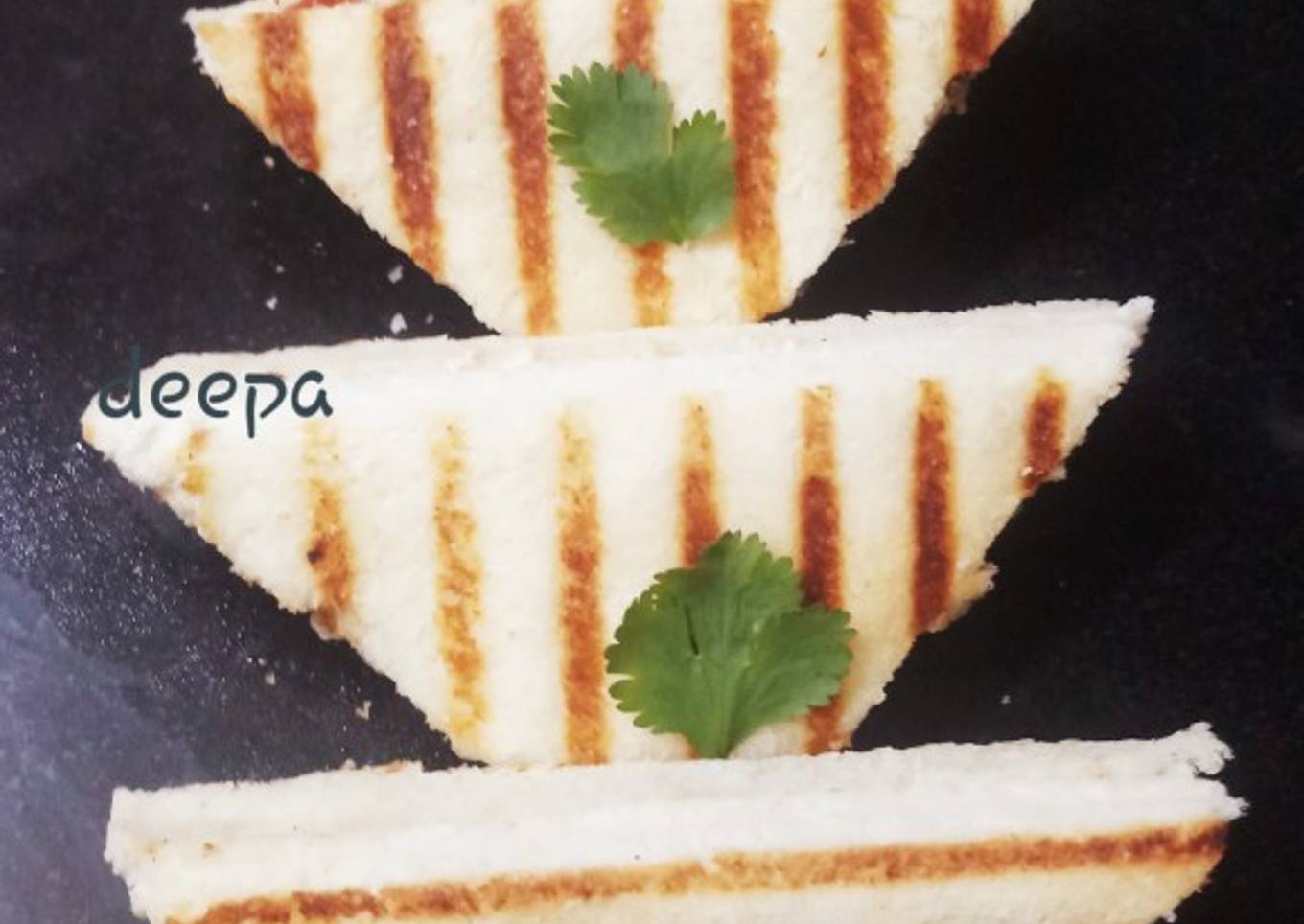 Vegetable curd sandwich grilled