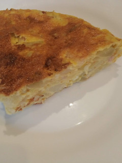 Una foto de Tortilla de patatas cocidas al microondas con bacon