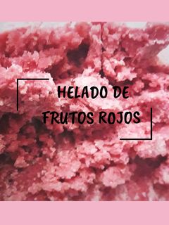 Una foto de Helado de frutos rojos