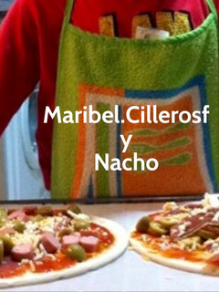 Una foto de Pizzas con salchichas