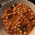 Garbanzos con bacon chorizo y morcilla
