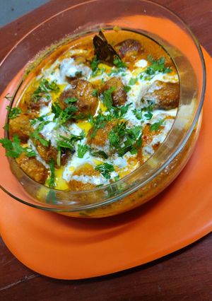 रेस्टॉरंट स्टाईल दम आलू (dum aloo receipe in marathi) रेसिपी चे मुख्य फोटो 