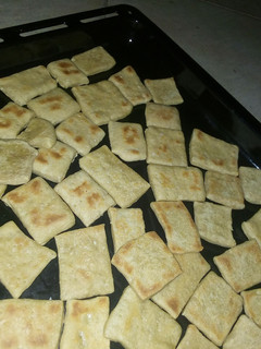 A picture of Crackers.
