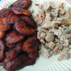 A picture of Fried plantain with scramble eggs.