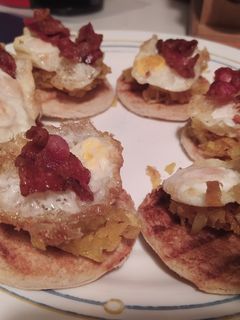 Una foto de Minis huevos rotos