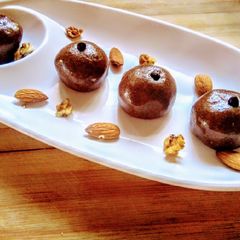 Multigrain choco nuts laddoo A picture of Multigrain choco nuts laddoo.
