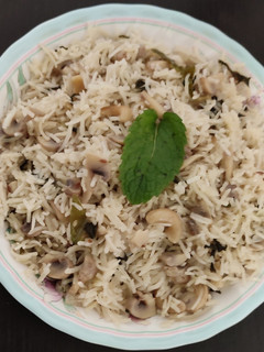 காளான் புதினா புலாவ் (Mushroom mint pulao) செய்முறை முக்கிய புகைப்படம்