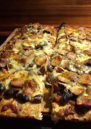 A picture of Cauliflower Pizza Crust.