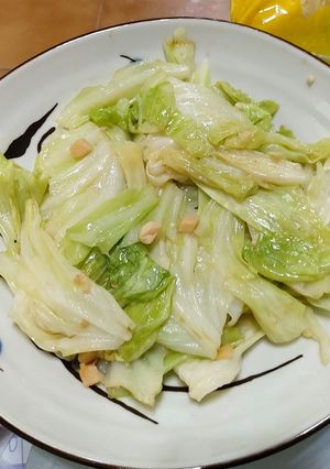 蒜香炒高麗菜 的食譜成品照片