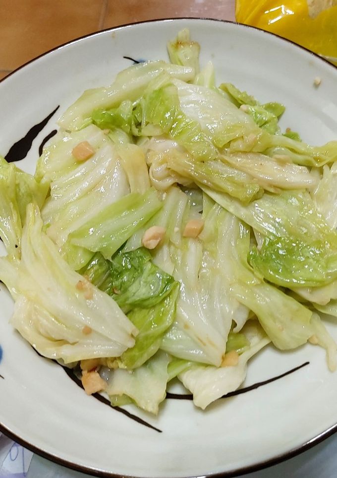 蒜香炒高麗菜 的食譜成品照片