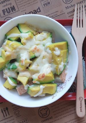 รูปของ Avocado cheese bread