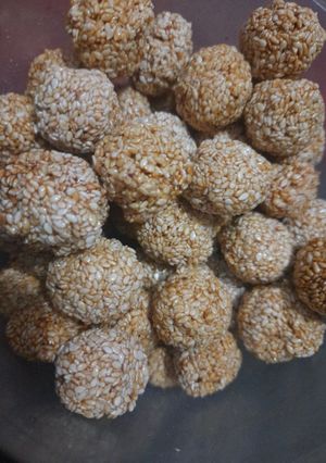 তিলের নাড়ু(teeler naru recipe in Bengali) রেসিপির প্রধান ছবি