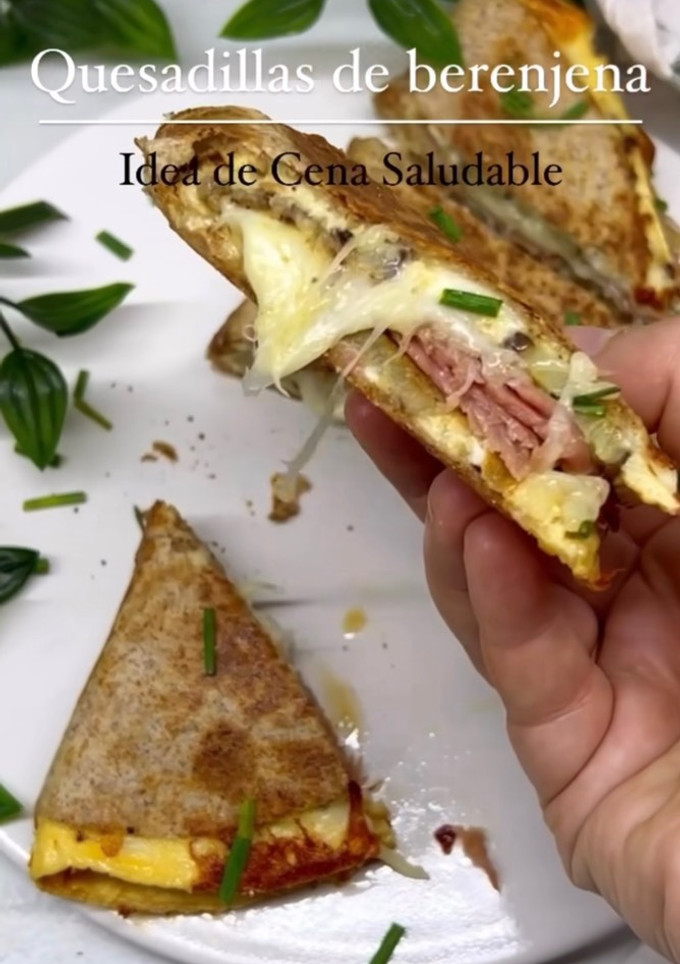 Una foto de Quesadilla de berenjena