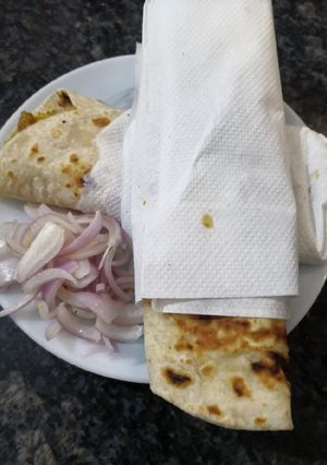 A picture of Egg keema rolls.