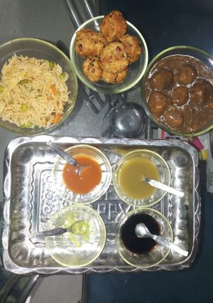વેજ મંચુરિયન(Veg Manchurian Recipe in Gujarati) રેસીપી મુખ્ય ફોટો