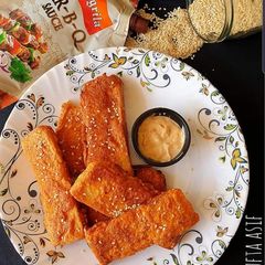 A picture of Bbq bread sticks.
