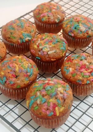 Foto resep Rainbow Sprinkles Banana Mini Muffins