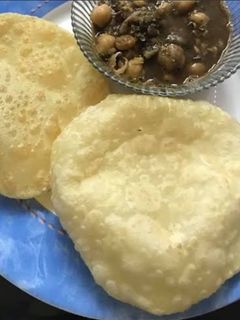 छोले पूरी (Chole puri recipe in hindi) रेसिपी मुख्य फोटो