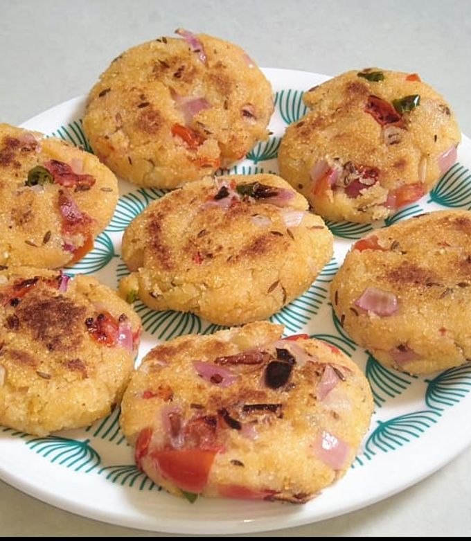 आलू टिक्की रेसिपी (Aloo tikki recipe in Hindi) रेसिपी मुख्य फोटो