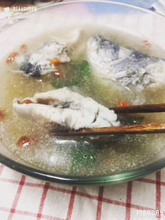 養顏鱸魚湯 -溫呼呼卻又不油膩的清爽口感,是我記憶中難忘的媽媽味道 的食譜成品照片