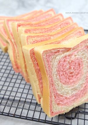 Foto resep Strawberry Swirl Loaf