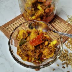 A picture of Mixed Veg pickle.