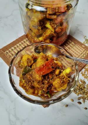 A picture of Mixed Veg pickle.