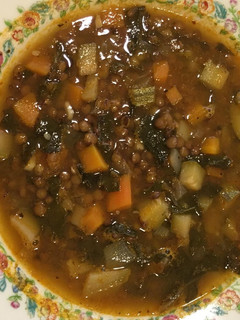 Una foto de Sopa de lentejas con vegetales