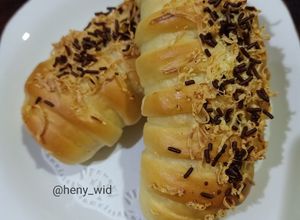 Foto resep Roti Isi Pisang Coklat Keju (Pakai SP)