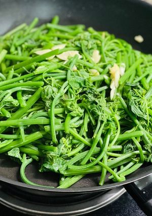 Hình của món Đọt Su Xào Tỏi.