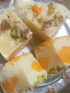 મેંગો કૂલ્ફી(Mango kulfi Recipe in Gujarati) રેસીપી મુખ્ય ફોટો