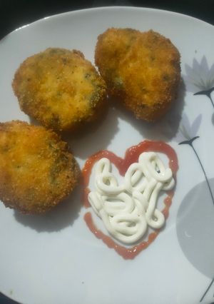 Una foto de Nuggets de pollo y espinacas