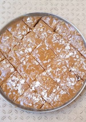 ગોળ પાપડી (Gol Papdi Recipe In Gujarati) રેસીપી મુખ્ય ફોટો