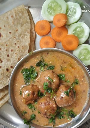 कोबीचे कोफ्ते (kobhi kofta recipe in marathi) रेसिपी चे मुख्य फोटो 