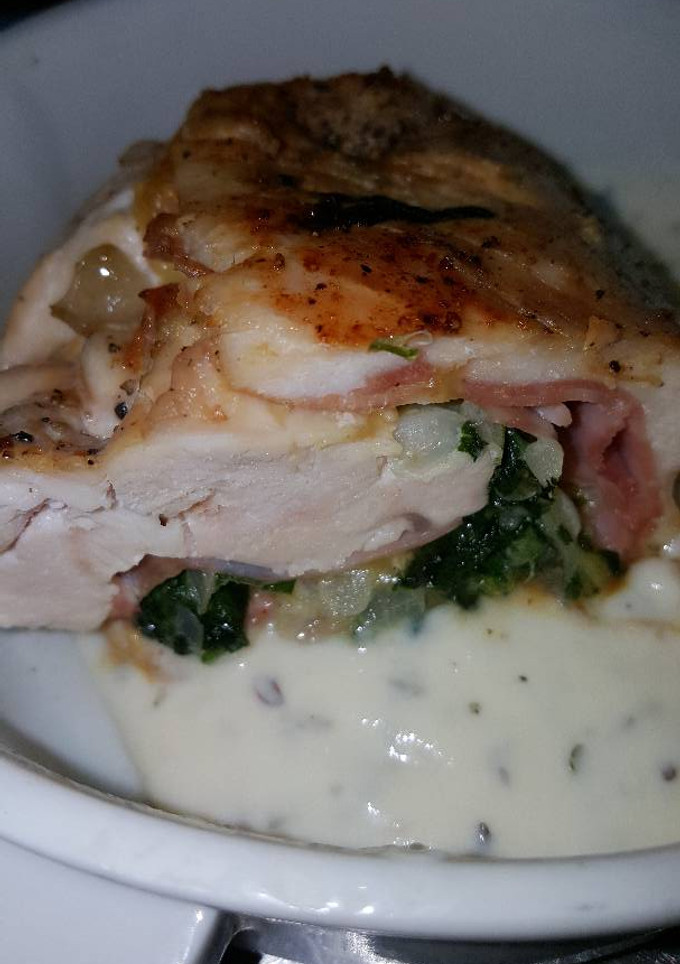 Una foto de Pechugas rellenas con salsa de queso crema