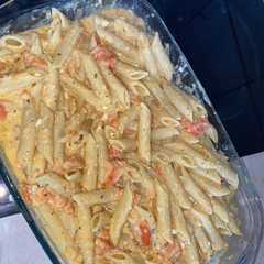 O poză a rețetei Penne cu roșii cherry și brânză feta.