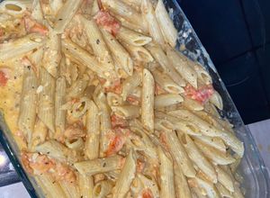 O poză a rețetei Penne cu roșii cherry și brânză feta.